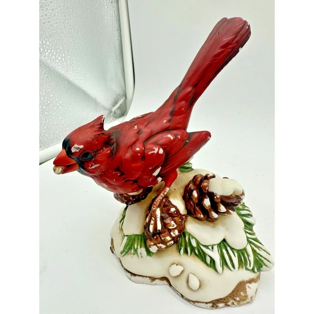 Classic Treasures Porcelain‎ Red Cardinal Bird Figurine Winter Snow Pine Cone 5
